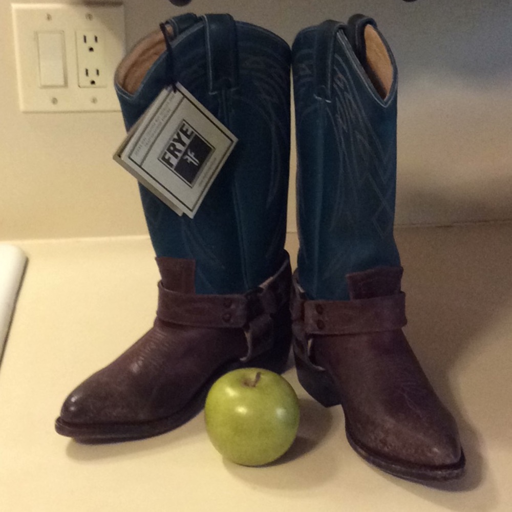 NWT Frye Distressed Leather 2 Tone Cowboy Boots